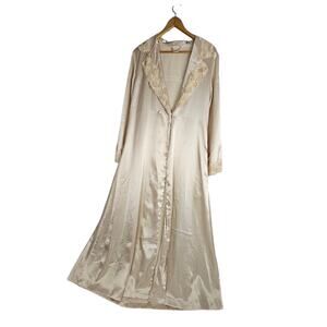 VICTORIA'S SECRET SZ M/L LONG LUXURIOUS PINK GLAMOUR SATIN ROBE Button Lace